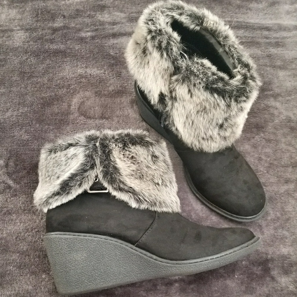 A.N.A maddy black ankle boots with fur size 8